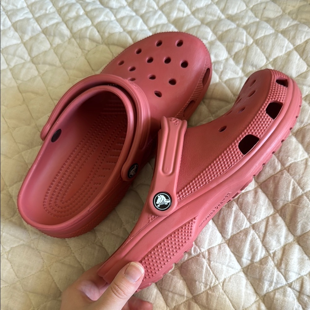 Crocs Classic Clog women’s 9 men’s 7 - red
